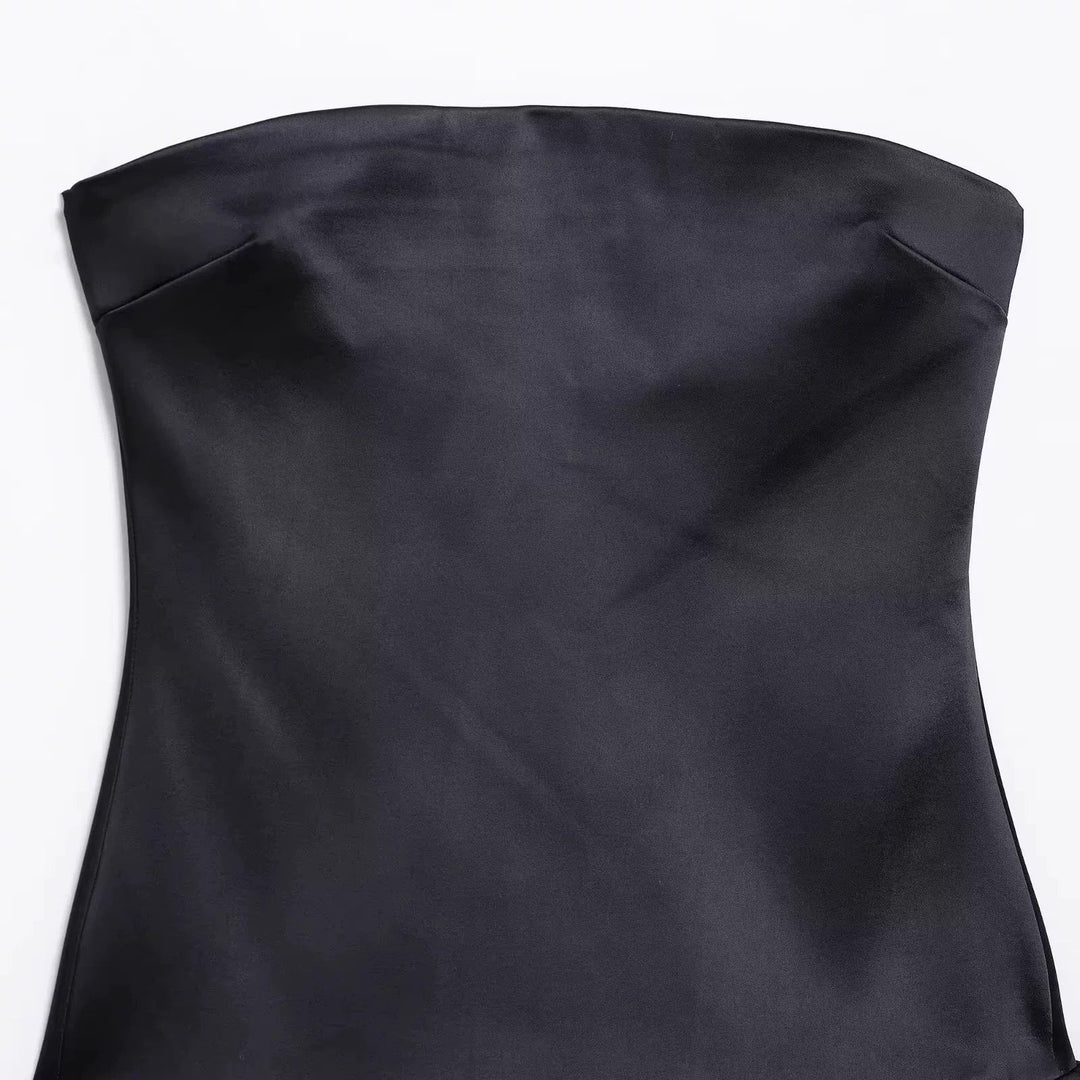 Kurzes schwarzes Kleid