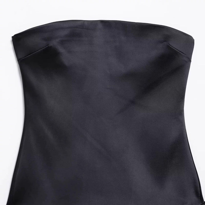 Kurzes schwarzes Kleid